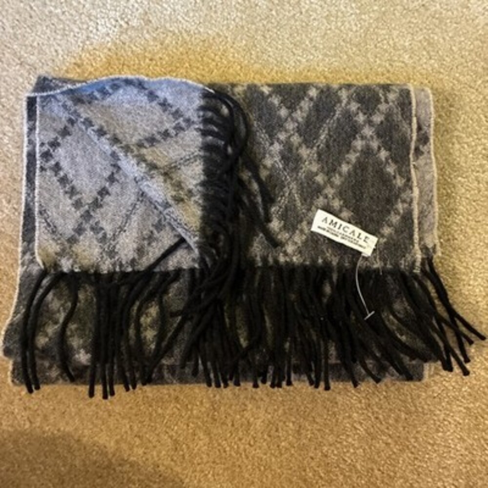 AMICALE 100% Cashmere Scarf Grey Diamond Black Fringed EUC